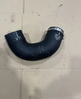 Audi Q7 4L Intercooler hose/pipe 4L0145972A