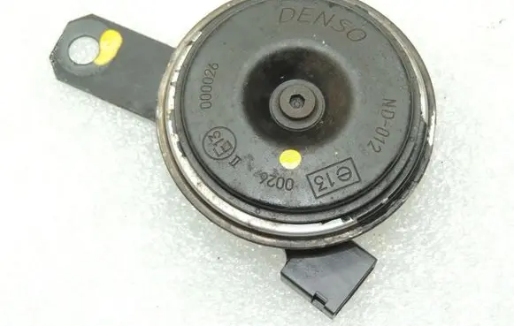 Suzuki SX4 Horn signal 1573054LA0