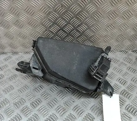Toyota RAV 4 (XA50) Fuse box set 8261042120 8266242660