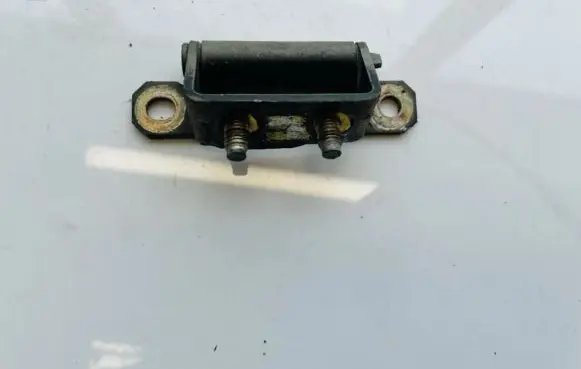 Nissan Primera Tailgate/trunk/boot hinge