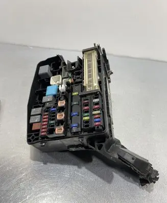 Toyota Verso Fuse box set 821110FD02