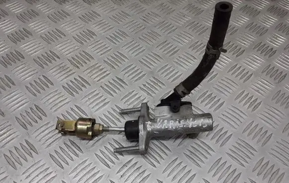 Toyota Yaris Verso Clutch slave cylinder 
