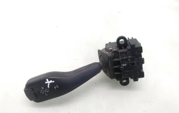 BMW 5 E39 Indicator stalk 8363668