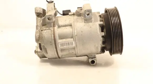Renault Clio IV Air conditioning (A/C) compressor (pump) 926004990R