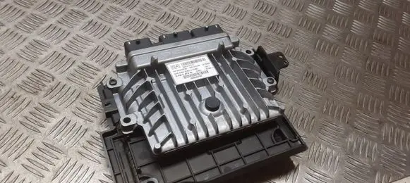 Citroen C5 Engine control unit/module HW9663548180 R0413C108 28136326