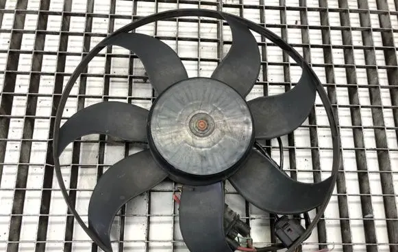 Volkswagen PASSAT B7 Fan set 1KM959455G