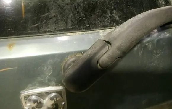 Dodge Magnum Rear window wiper motor