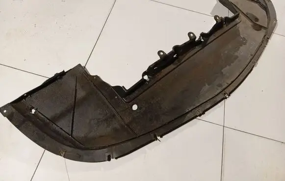 Chrysler Sebring (JS) Engine splash shield/under tray 
