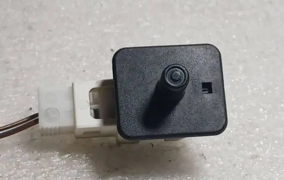 Mercedes-Benz C W203 Front door sensor coupe 2028209410 30011501