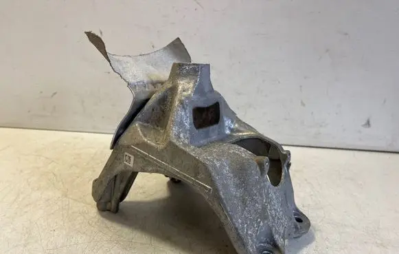 Audi A5 Engine mounting bracket 4M0199308CE