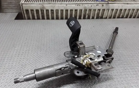 Steering wheel axle set