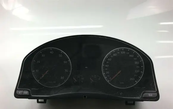 Volkswagen Golf Plus Speedometer (instrument cluster) 1K0920853G S1050