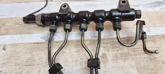Citroen C4 I Fuel main line pipe 9654592680