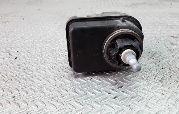 Renault 19 Headlight level adjustment motor 7701035207