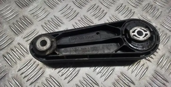 Porsche Macan (95B) Engine mounting bracket 7PP199331A