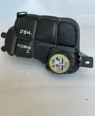 Land Rover Freelander 2 - LR2 Coolant expansion tank/reservoir 6G918K218 D2L4A
