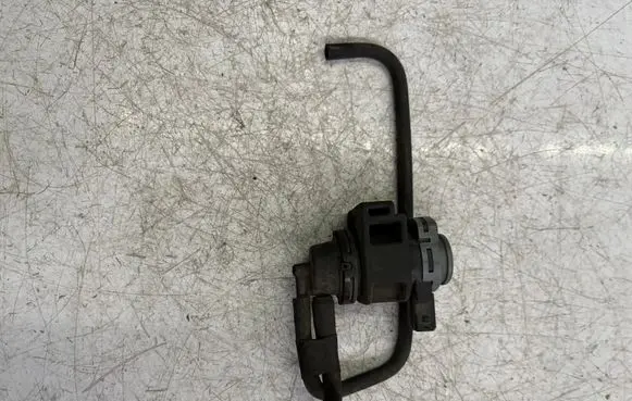 Renault Master III Engine mount vacuum valve 8200575400