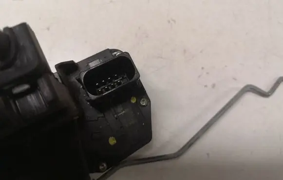Chevrolet Captiva Front door lock