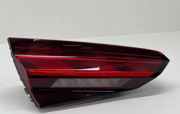 Audi A5 Tailgate rear/tail lights 8W6945093AB 660261 660000