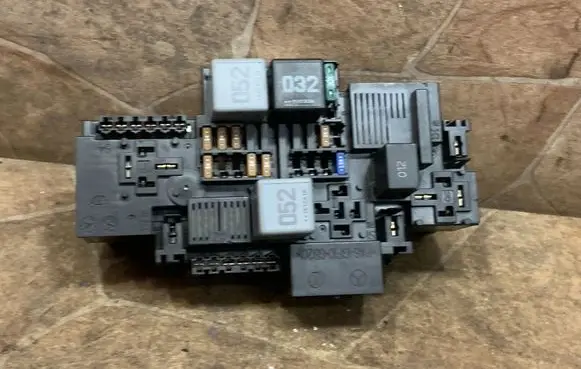 Mercedes-Benz C W205 Fuse box set A2229063202