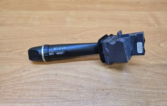 Volvo XC90 Indicator stalk 30798526