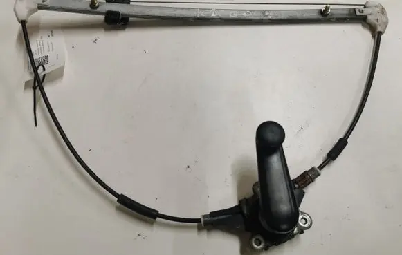 Rear door manual window regulator