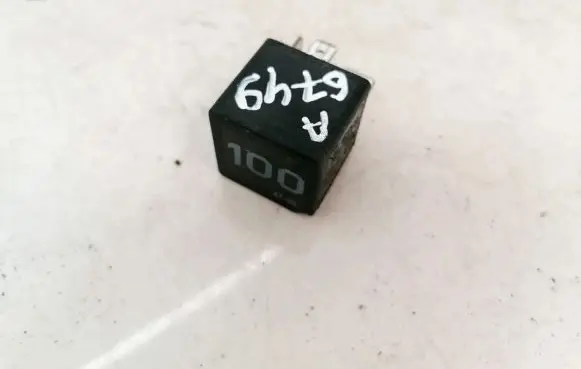 Audi TT Mk1 Other relay 7m0951253a v23136-j6-x45