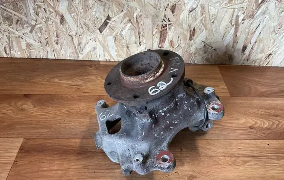 BMW 5 E60 E61 Front wheel hub 6760953