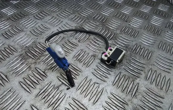 Lexus IS 220D-250-350 Brake pedal sensor switch