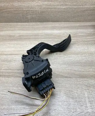 Ford Fiesta Accelerator throttle pedal 2S619F836AA
