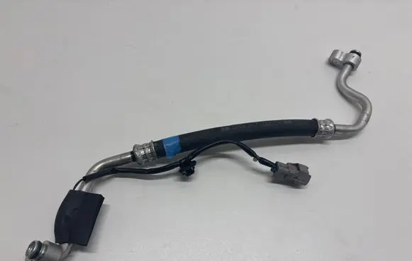Toyota C-HR II Air conditioning (A/C) pipe/hose 