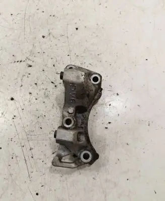 Peugeot 308 SW Engine mounting bracket 9681861680