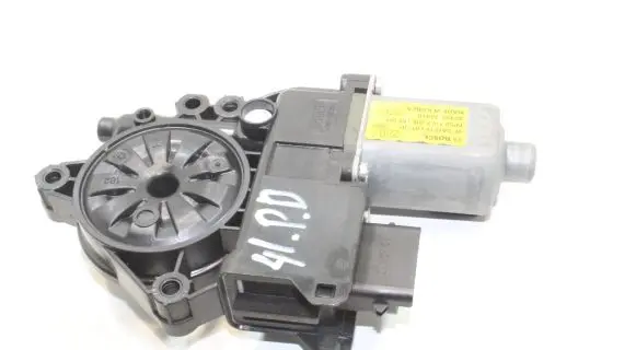 Hyundai i40 Front door window regulator motor 824603Z010
