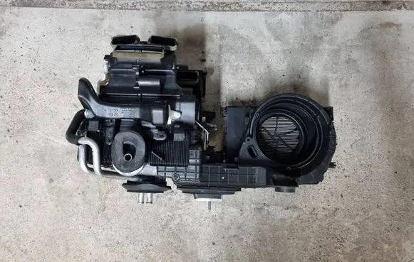Ford Edge II Interior heater climate box assembly DC9H19B555CM S056494 94017