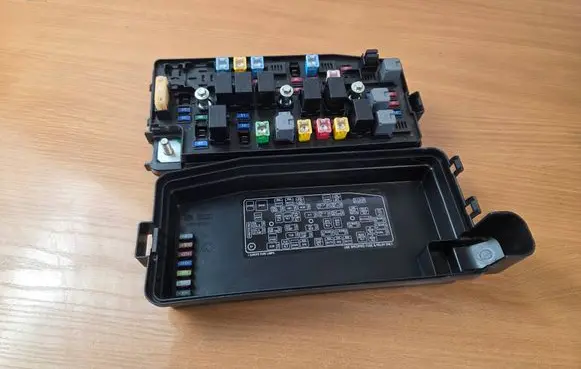 Opel Antara Fuse box set 95202898 14029 2898U