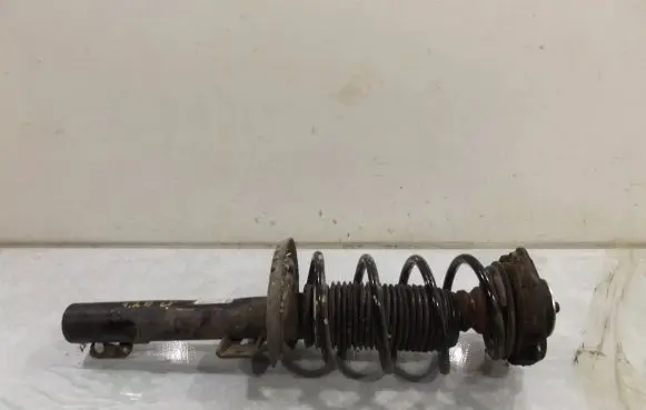 Volkswagen Polo Front shock absorber/damper