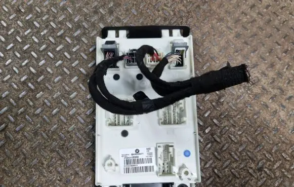 Chrysler Pacifica Comfort/convenience module 68424600AD P68424600AD