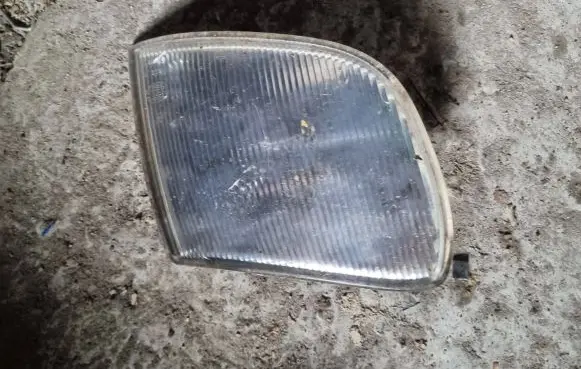 Volkswagen PASSAT B4 Front indicator light 4441