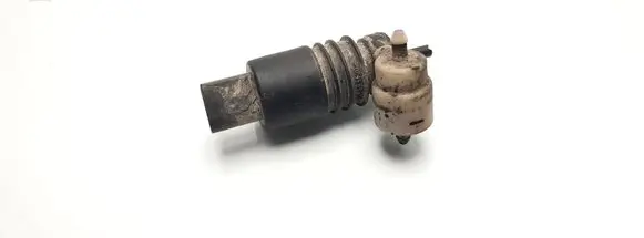Volkswagen PASSAT B5.5 Windscreen/windshield washer pump 1J0955651