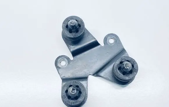 Skoda Octavia Mk2 (1Z) ABS pump bracket 1K0614235A
