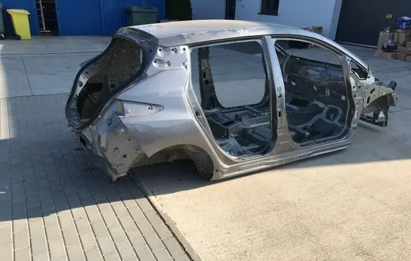 Nissan Leaf II (ZE1) Rear quarter panel 