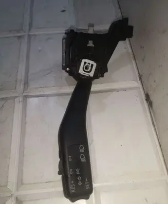Volkswagen Touran I Indicator stalk 1K0953513A ANP80H0138