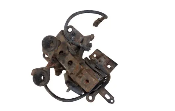 Nissan X-Trail T30 Engine mount bracket