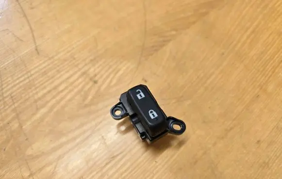Mazda CX-7 Central locking switch button 