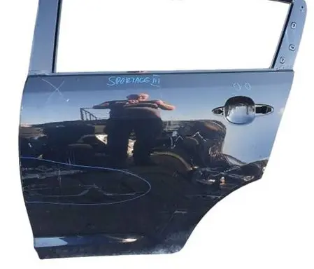 KIA Sportage Rear door