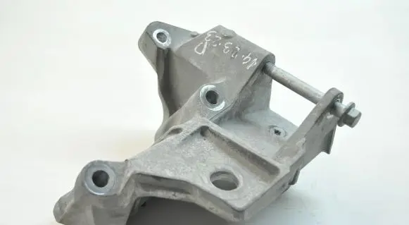 Volvo XC60 Engine mounting bracket 6G926P096