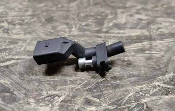 Skoda Octavia Mk2 (1Z) Crankshaft position sensor 0261210234