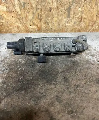 Mercedes-Benz S W220 Air suspension valve block A2203200258