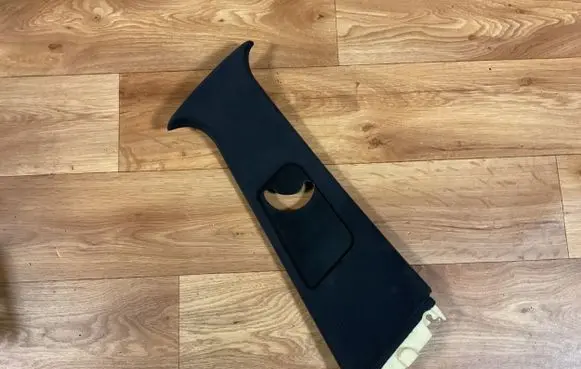BMW 5 E39 (B) pillar trim (top) 8227596