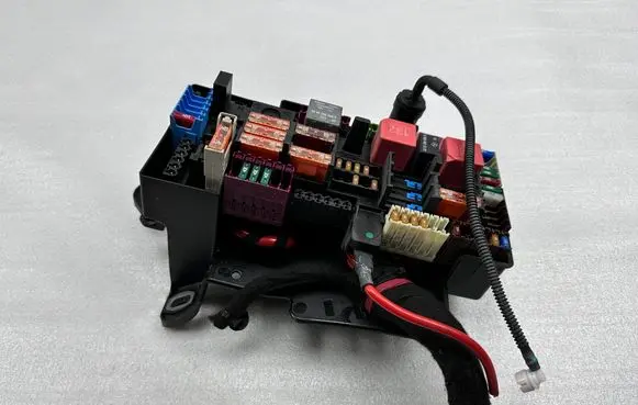 Mercedes-Benz S W222 Fuse module A0009822923